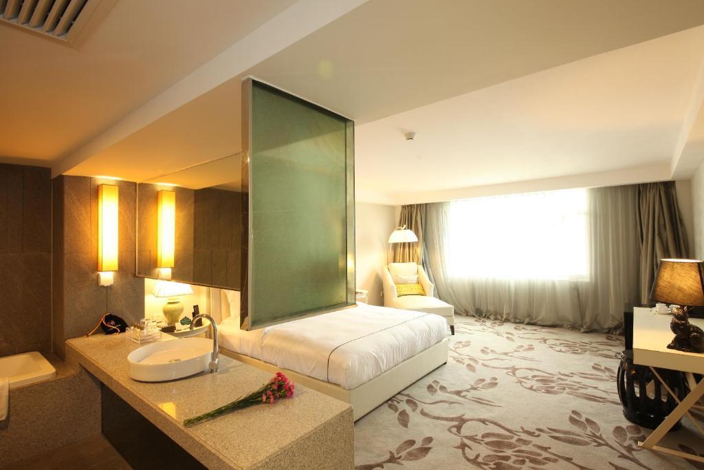 Beijing Springs Valley Hotel Room photo